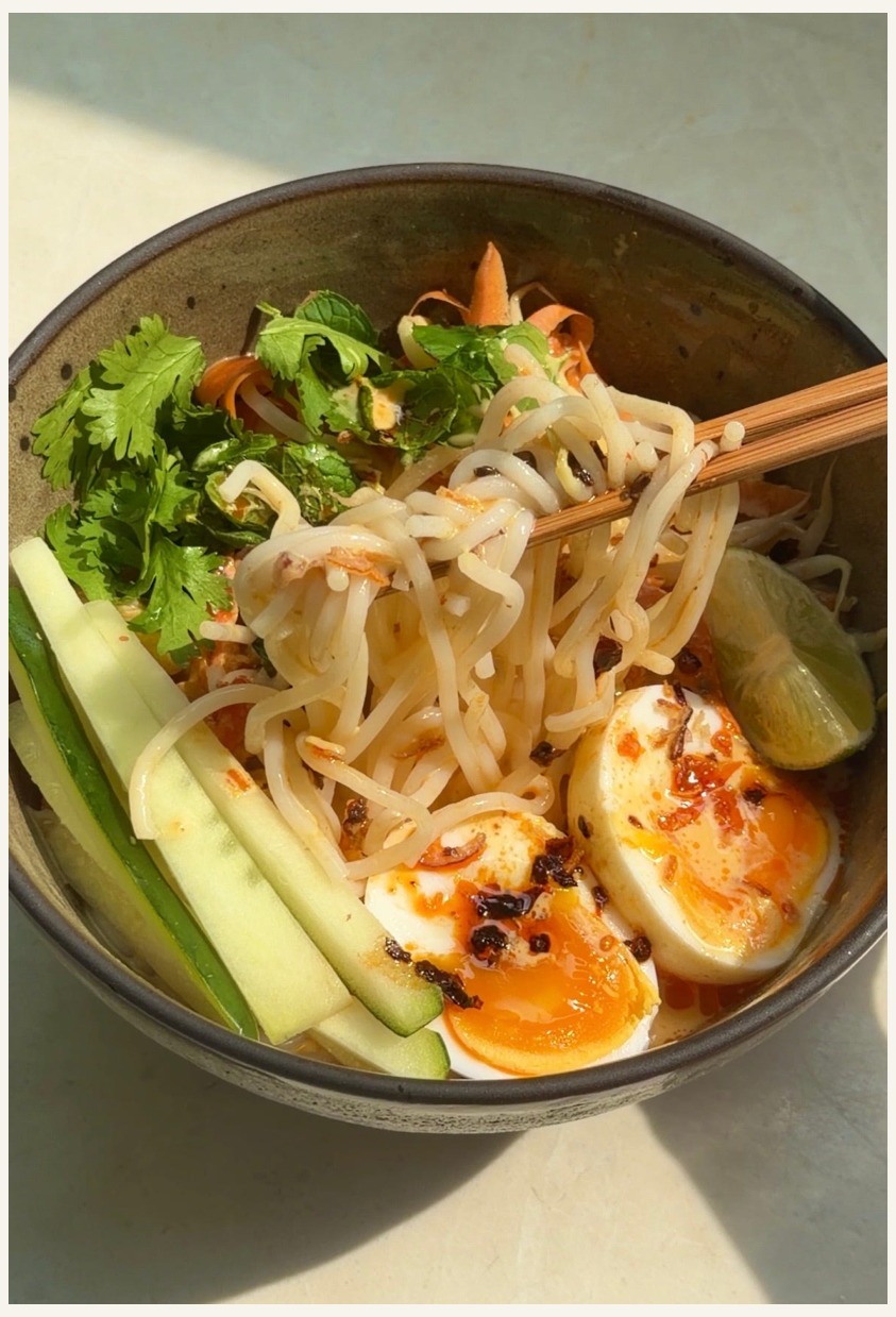 15-Min Lazy Laksa Prawn Rice Vermicelli