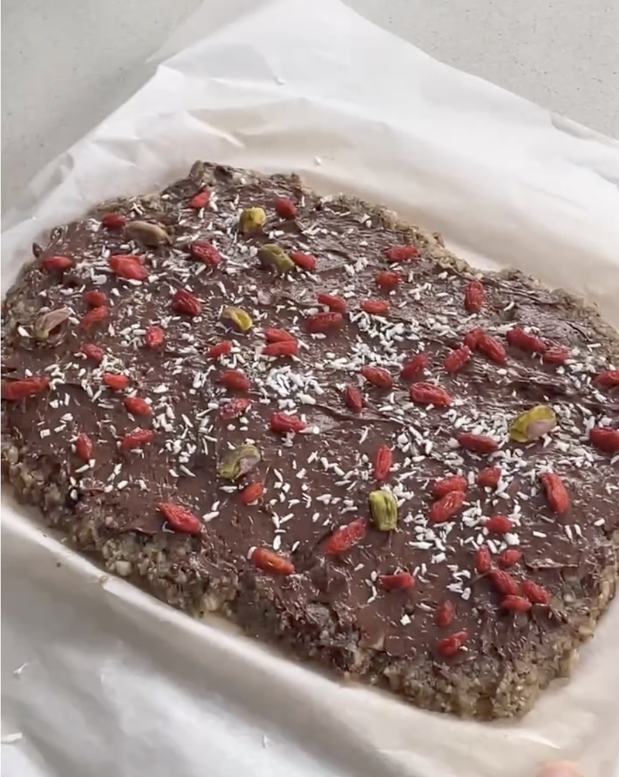 Dreamy Power Bars with Creamy Chocolate Spread